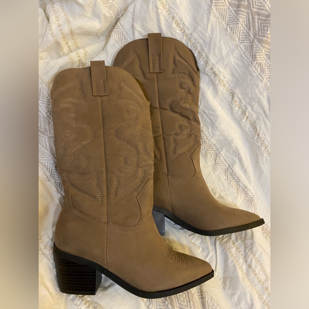NWOT Bamboo cowgirl boots size 6.5